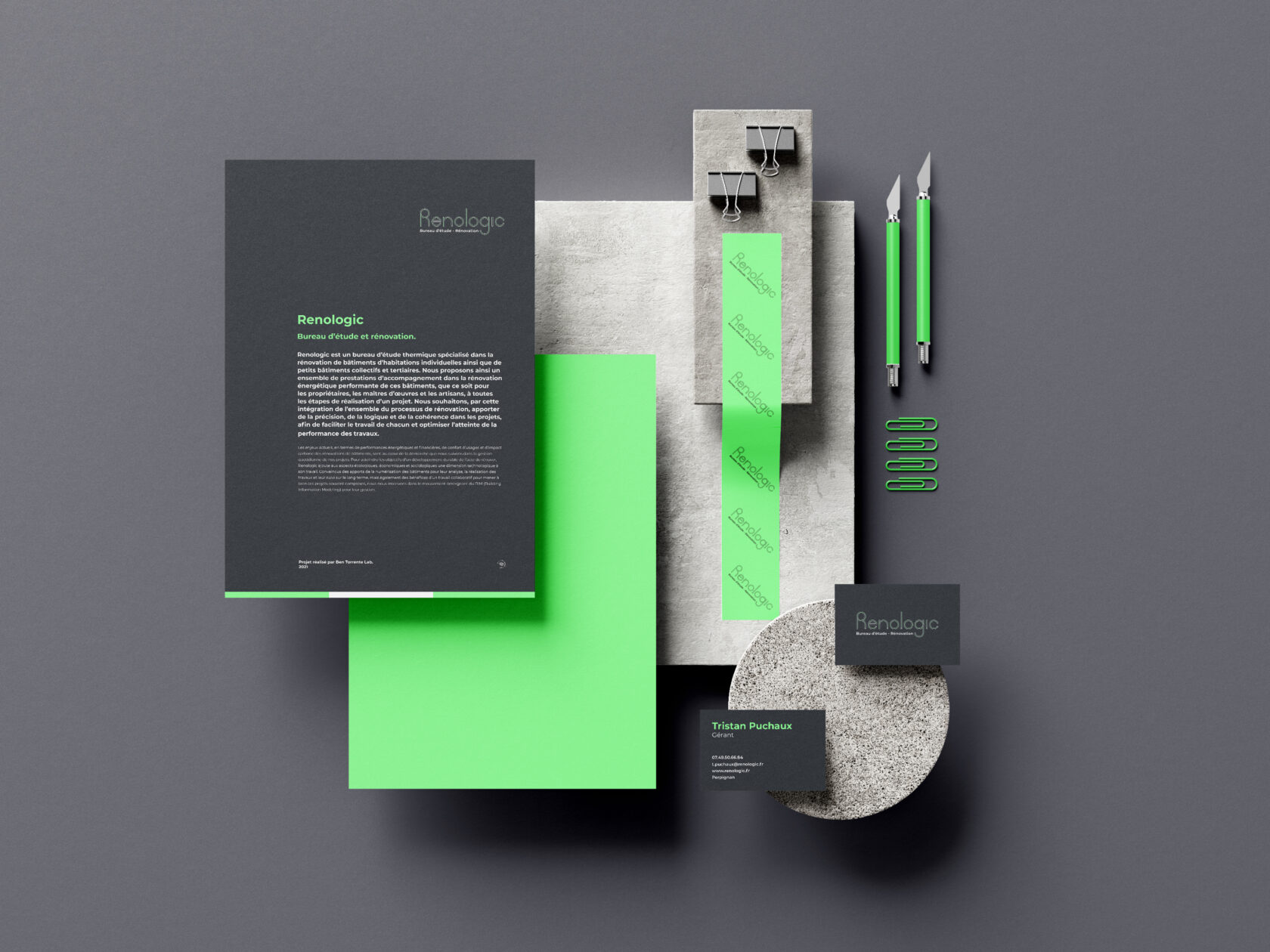 6Renologic_Stationery_Mockup_4